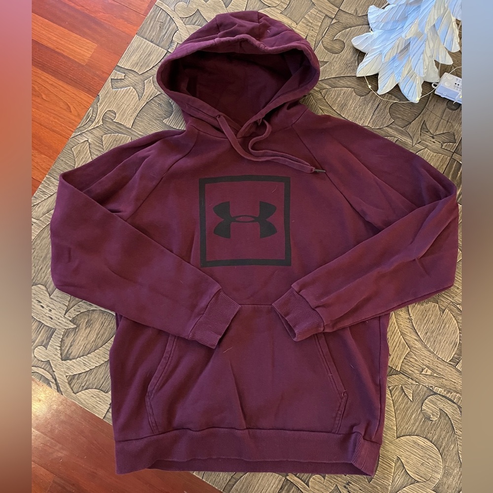 Under Armour Men's hoodie size medium